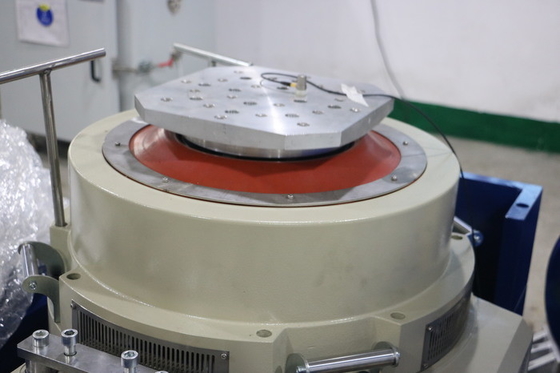 طاولة اهتزاز رأسية وأفقية مع RTCA DO-160F و IEC / EN / AS