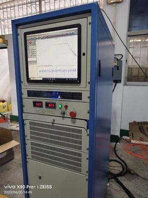 جهاز تحكم كمبيوتر بطارية كهرومغناطيسية طاولة الاهتزاز معدات اختبار للسيارات