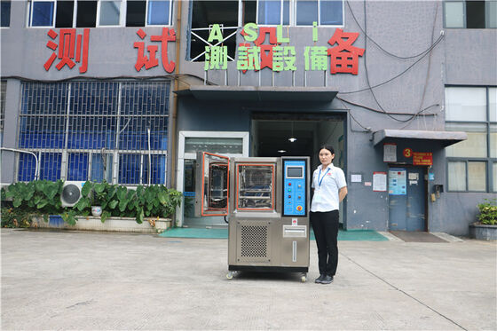 غرفة صغيرة ذات درجة حرارة ورطوبة ثابتة