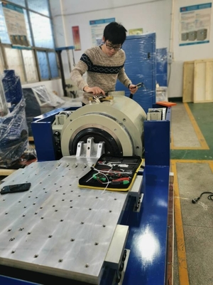 أدوات اختبار مختبر شاكر الاهتزاز الكهروديناميكي 30KN 2800Hz